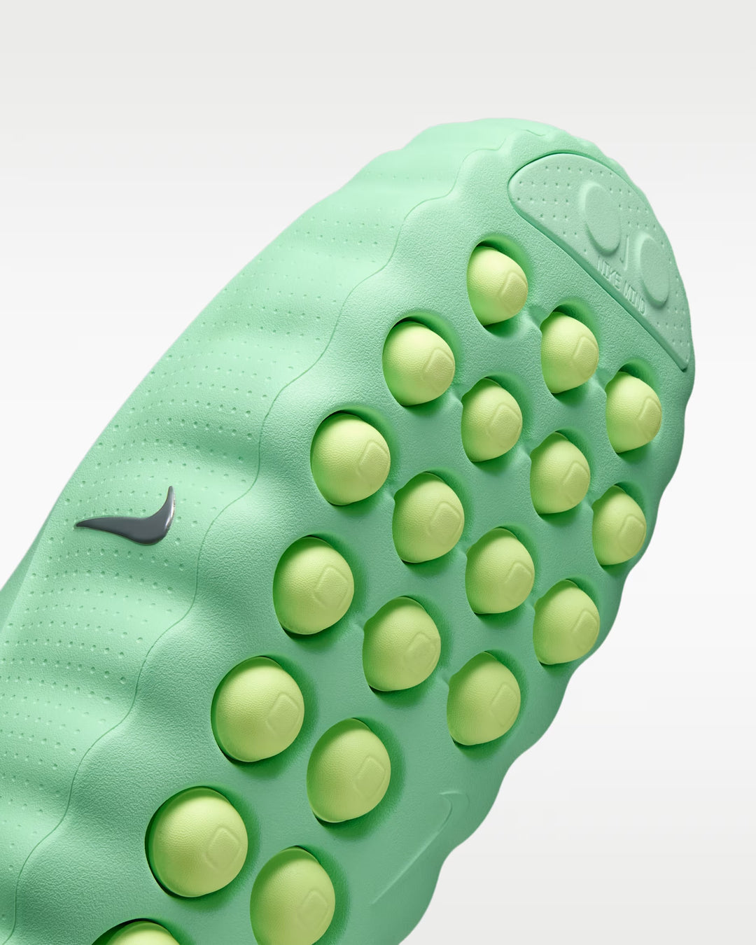 Nike Mind 001 Men's Pregame Mules Cucumber Calm/Black/Barely Volt
