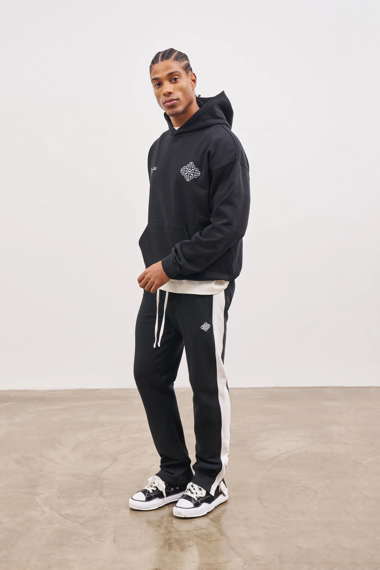 EMBLEM SIDE PANEL SPLIT HEM JOGGERS