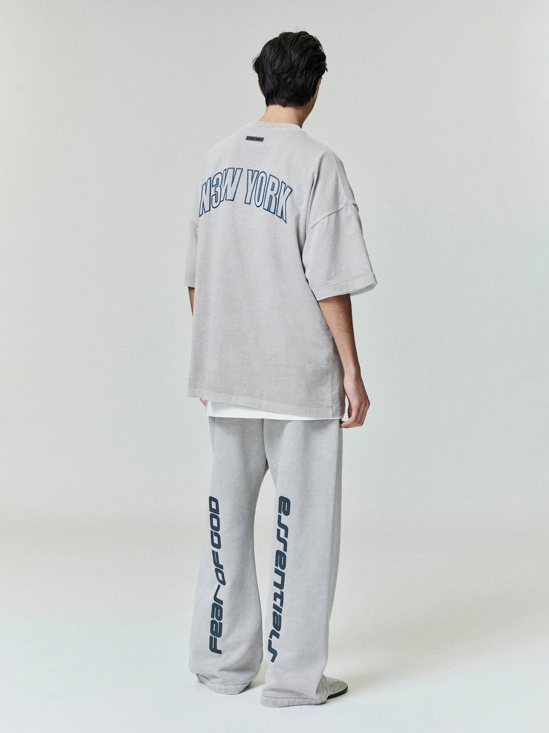 ESSENTIALS New York 90s Tee - Smoke Grey