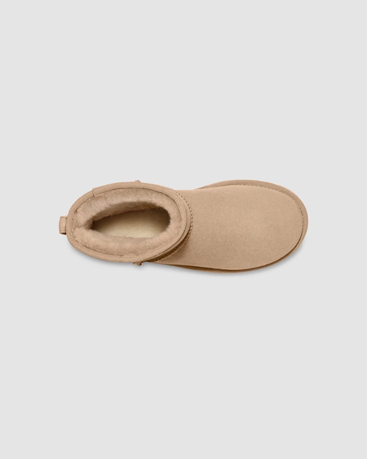 UGG
