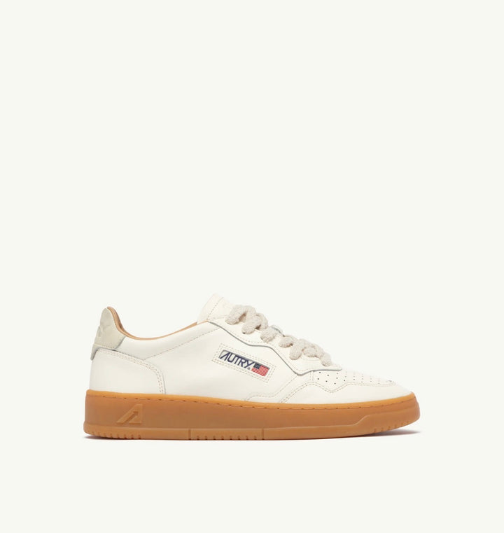 AUTRY SNEAKERS MEDALIST LOW SNEAKERS IN MARSHMALLOW LEATHER AULM - BD01