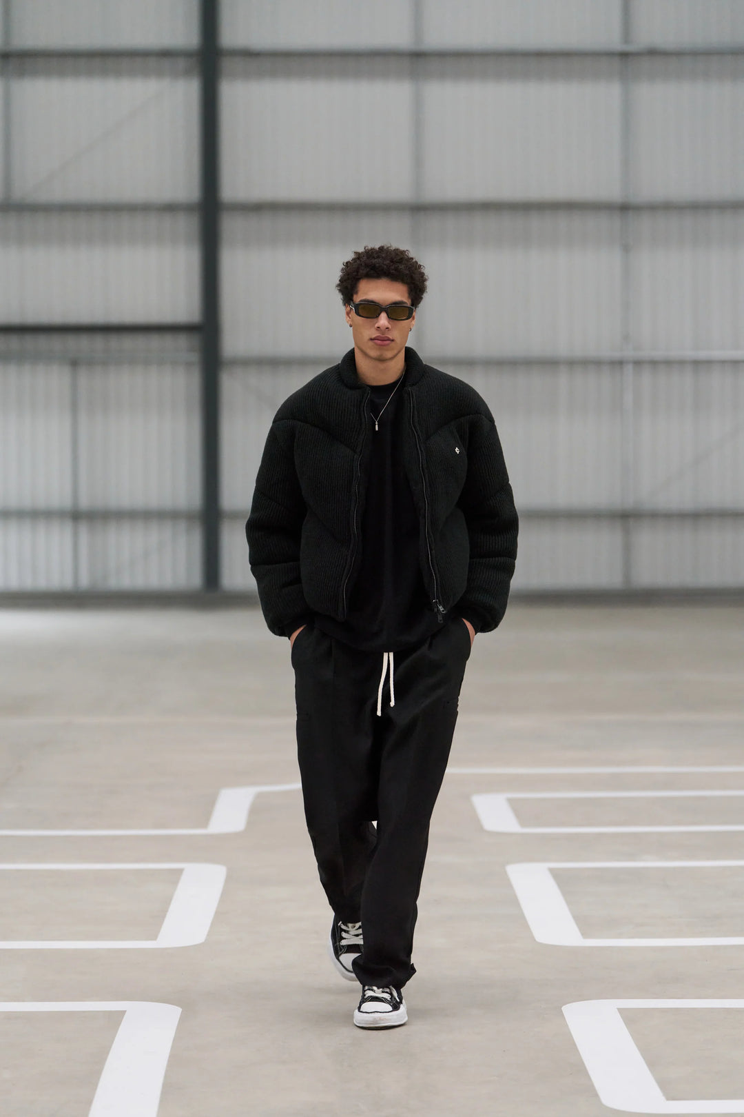 PLEATED WIDE LEG WOOL BLEND TROUSER BLACK