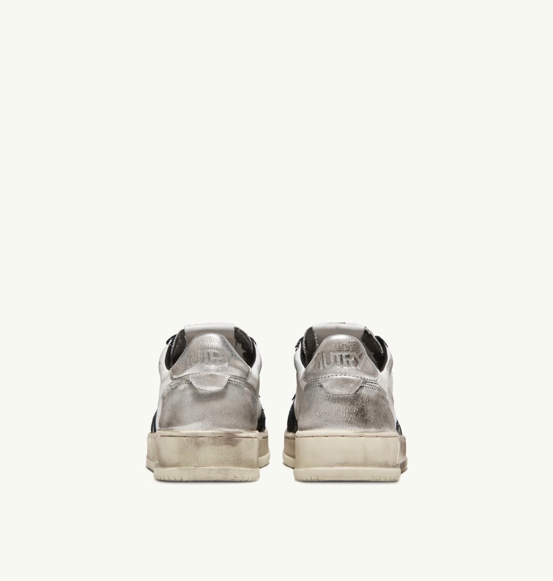 AUTRY SNEAKERS MEDALIST LOW SUPER VINTAGE SNEAKERS LOW IN WHITE BLACK AND SILVER LEATHER AVLW - SV11