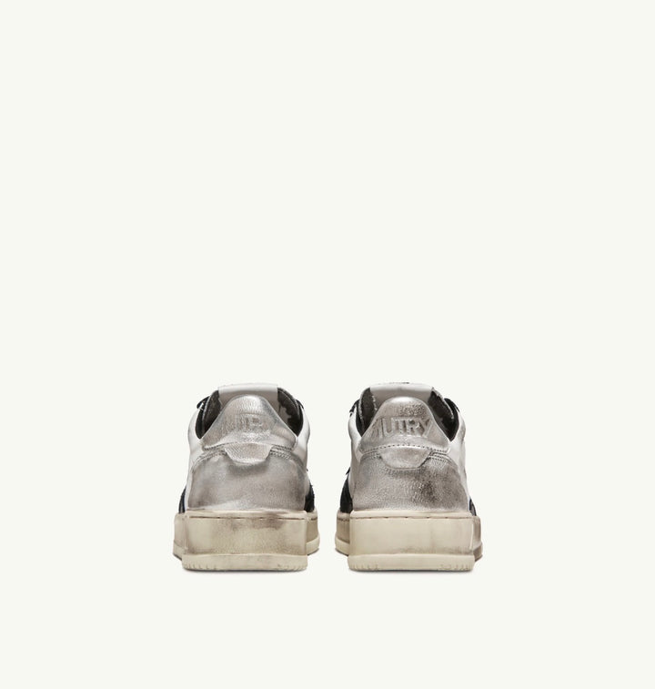 AUTRY SNEAKERS MEDALIST LOW SUPER VINTAGE SNEAKERS LOW IN WHITE BLACK AND SILVER LEATHER AVLW - SV11