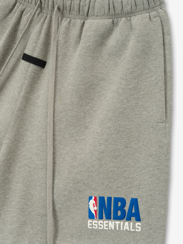 ESSENTIALS NBA CLASSIC SWEATSHORT CONCRETE HEATHER