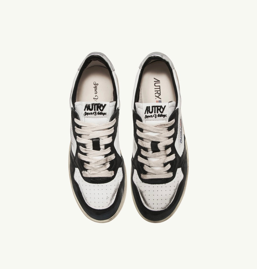 AUTRY SNEAKERS MEDALIST LOW SUPER VINTAGE SNEAKERS LOW IN WHITE BLACK AND SILVER LEATHER AVLW - SV11