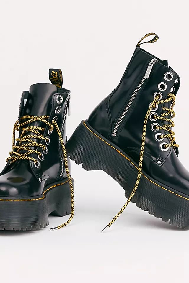 DR MARTENS