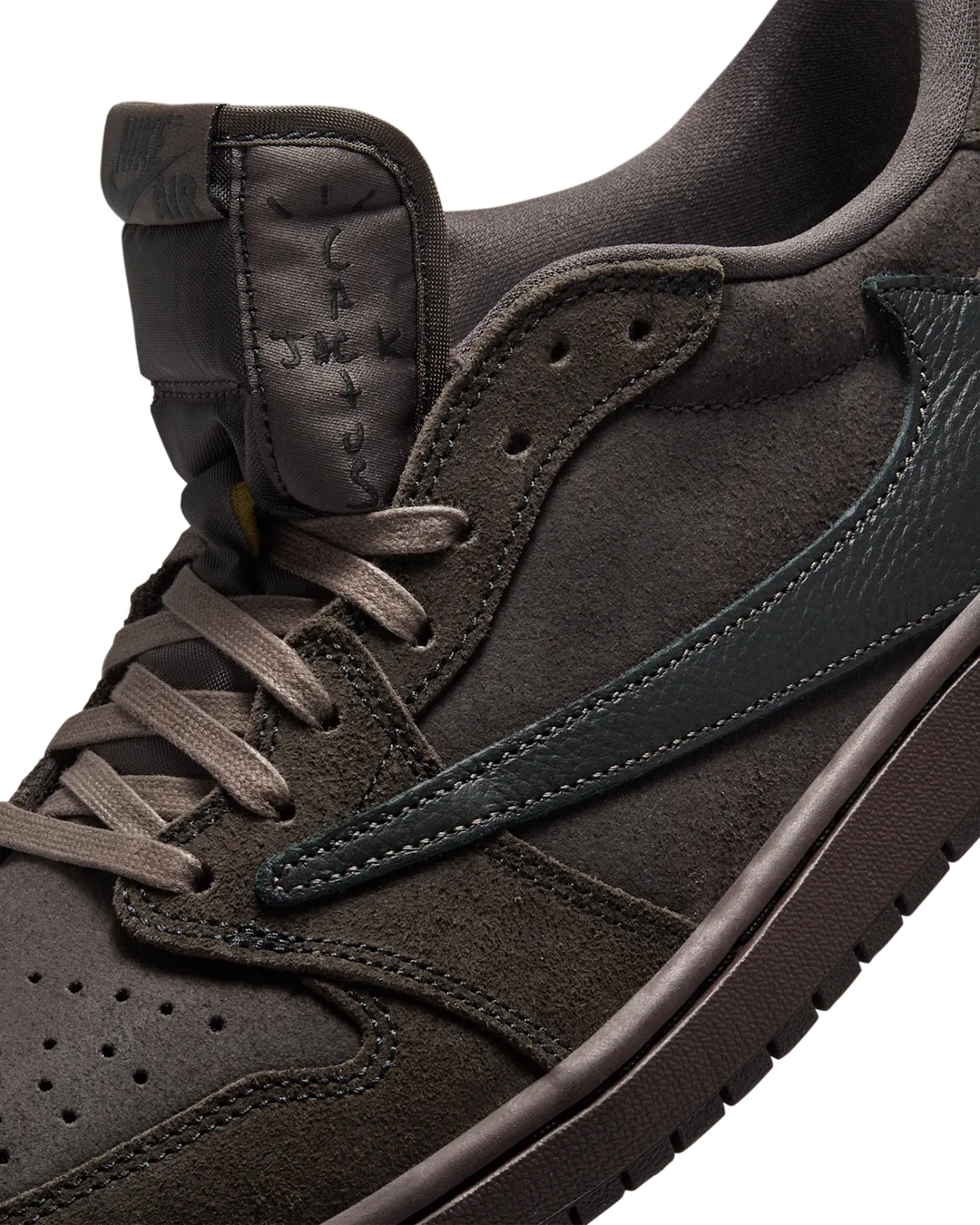 TRAVIS SCOTT X AIR JORDAN 1 LOW OG “VELVET BROWN”