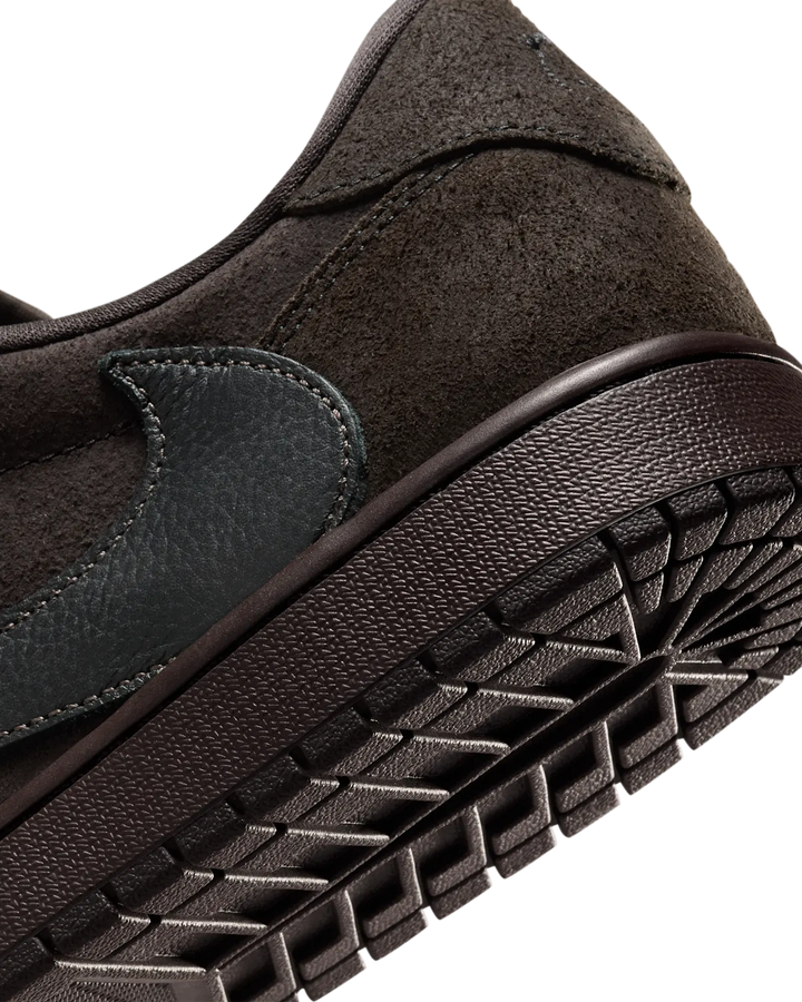 TRAVIS SCOTT X AIR JORDAN 1 LOW OG “VELVET BROWN”