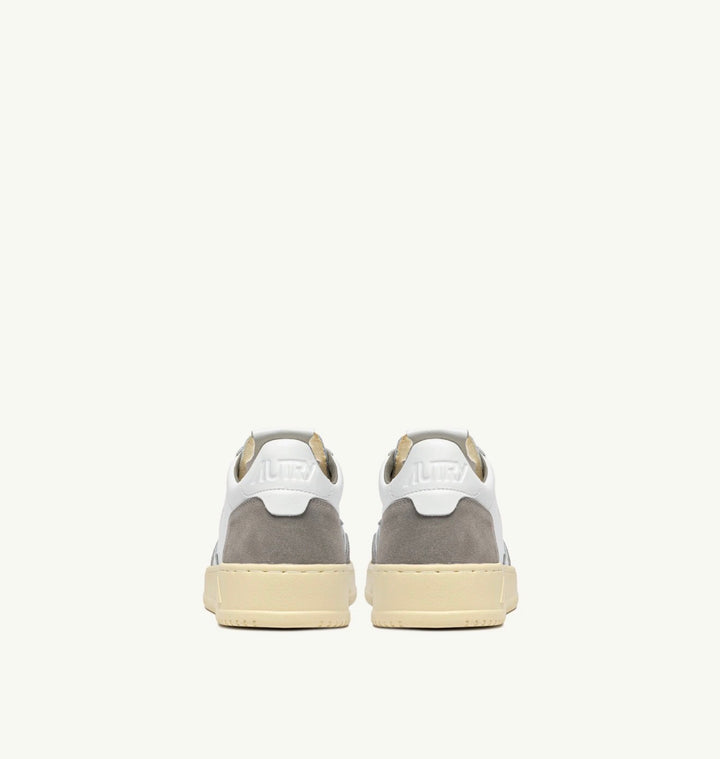 AUTRY SNEAKERS MEDALIST LOW SNEAKERS IN WHITE LEATHER AND VAPOR SUEDE AULM - FT01