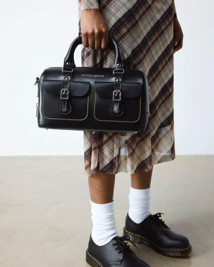 DR MARTENS תיק טופ הנדל שחור