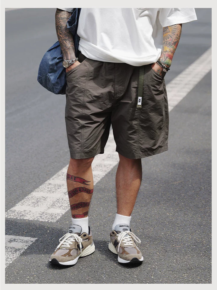 BLENDED ADJUSTABLE BUCKLE SHORTS GREEN