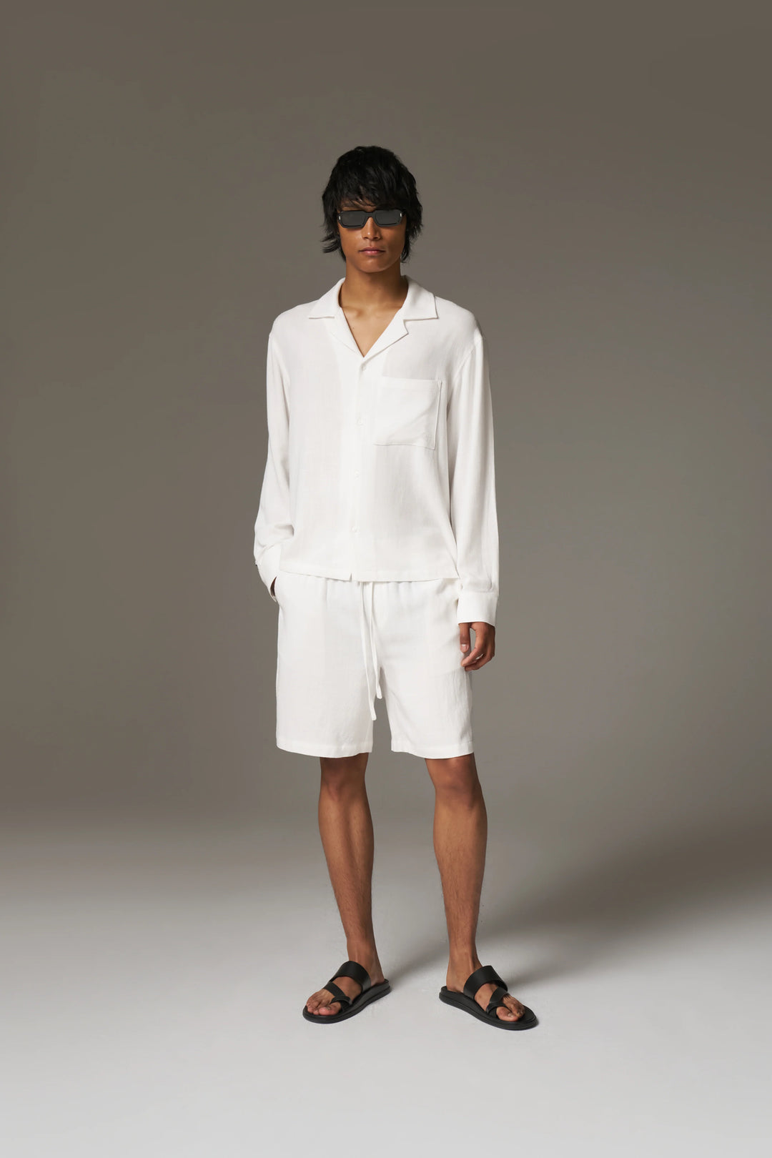 TEXTURED WOVEN SHORTS WHITE