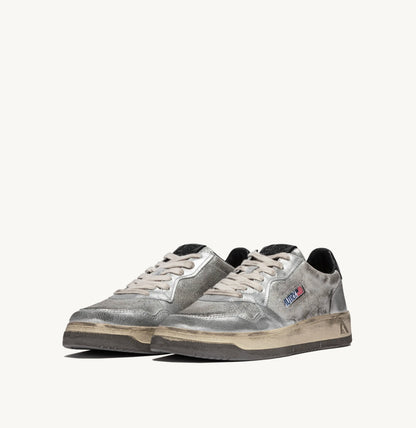 AUTRY SNEAKERS MAN MEDALIST LOW SUPER VINTAGE SNEAKERS IN SILVER AND BLACK SUEDE