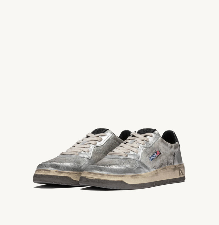 AUTRY SNEAKERS MAN MEDALIST LOW SUPER VINTAGE SNEAKERS IN SILVER AND BLACK SUEDE