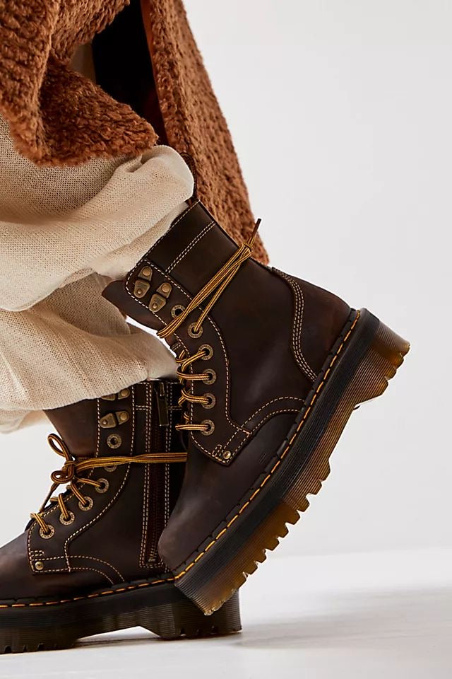 DR MARTENS