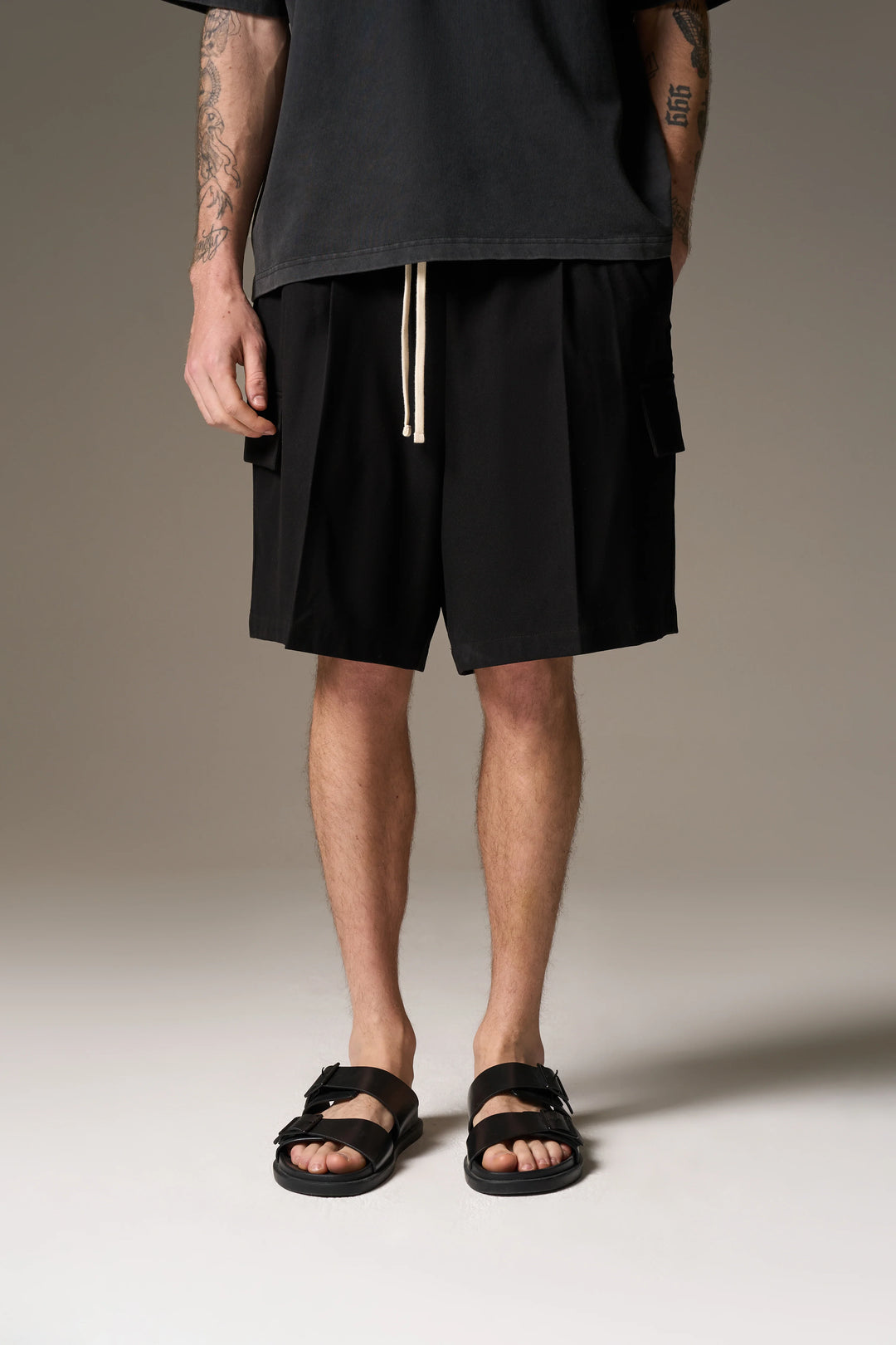 WIDE LEG SIDE POCKET SHORTS BLACK