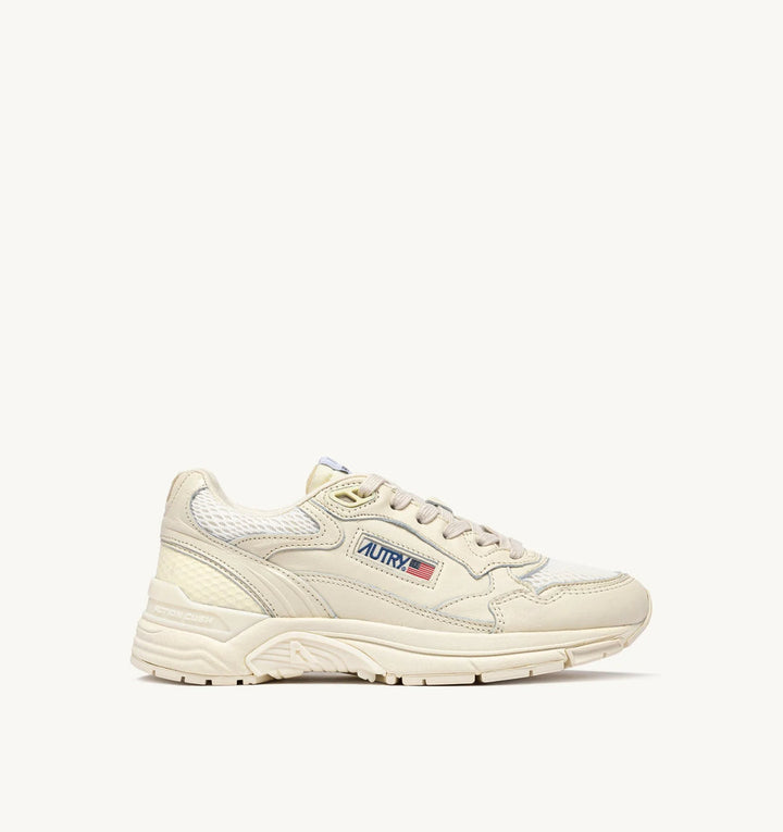 AUTRY HYPERWAY SNEAKERS IN WHISPER WHITE LAMINATED LEATHER AND MESH
