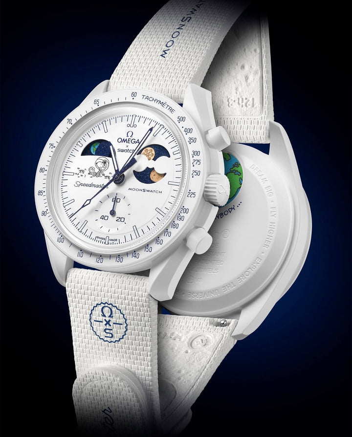 Swatch x Omega Bioceramic Mission To Earthphase Moonshine Gold "Cold Moon" SO33W701L שעון אומגה בשיתוף פעולה עם סווטש
