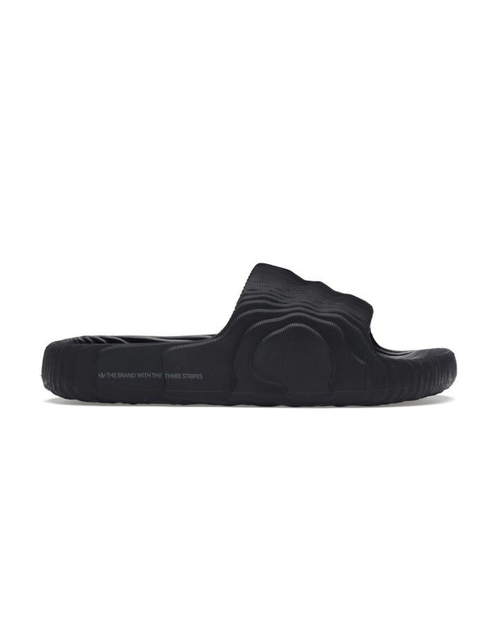 ADIDAS MEN'S ADILETTE 22 CARBON - כפכפי אדידס אדילט 22 אפור כהה לגברים - תמונה 1