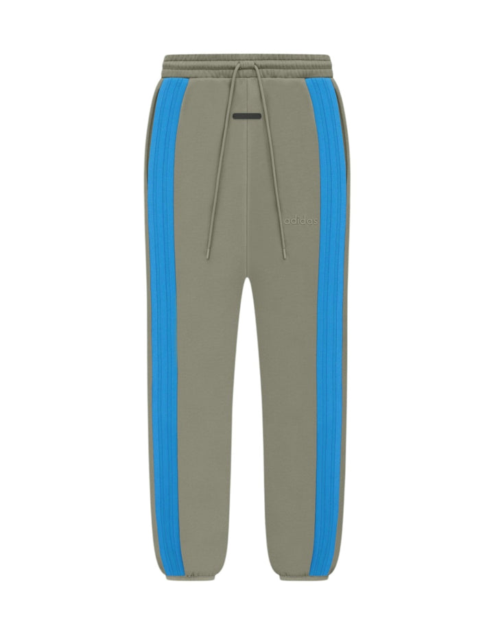 ADIDAS MEN'S ATHLETICS HEAVY FLEECE STRIPE PANT X FEAR OF GOD ATHLETICS CLAY - מכנס טרנינג אדידס פיר אוף גוד פליס כבד עם פס חום בהיר לגברים - תמונה 1