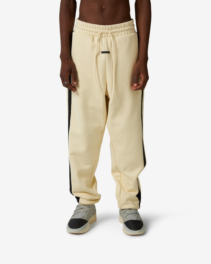 ADIDAS MEN'S ATHLETICS HEAVY FLEECE SWEATPANT X FEAR OF GOD ATHLETICS PALE YELLOW BLACK - מכנס טרנינג אדידס פיר אוף גוד צהוב וניל ושחור לגברים - תמונה 6
