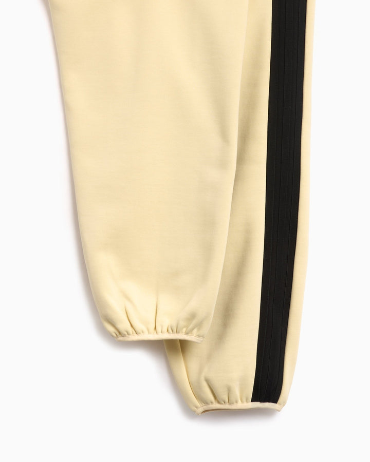 ADIDAS MEN'S ATHLETICS HEAVY FLEECE SWEATPANT X FEAR OF GOD ATHLETICS PALE YELLOW BLACK - מכנס טרנינג אדידס פיר אוף גוד צהוב וניל ושחור לגברים - תמונה 5