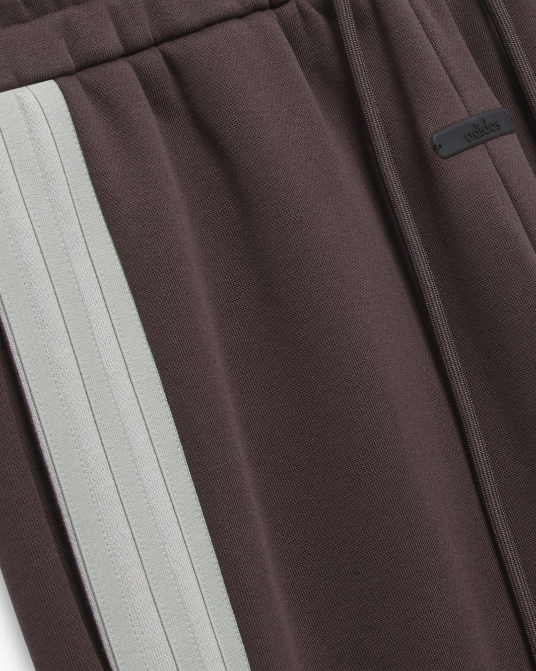 ADIDAS MEN'S ATHLETICS HIGH PANT X FEAR OF GOD ATHLETICS NIGHT BROWN - מכנס טרנינג אדידס פיר אוף גוד היי פנט חום כהה לגברים - תמונה 3