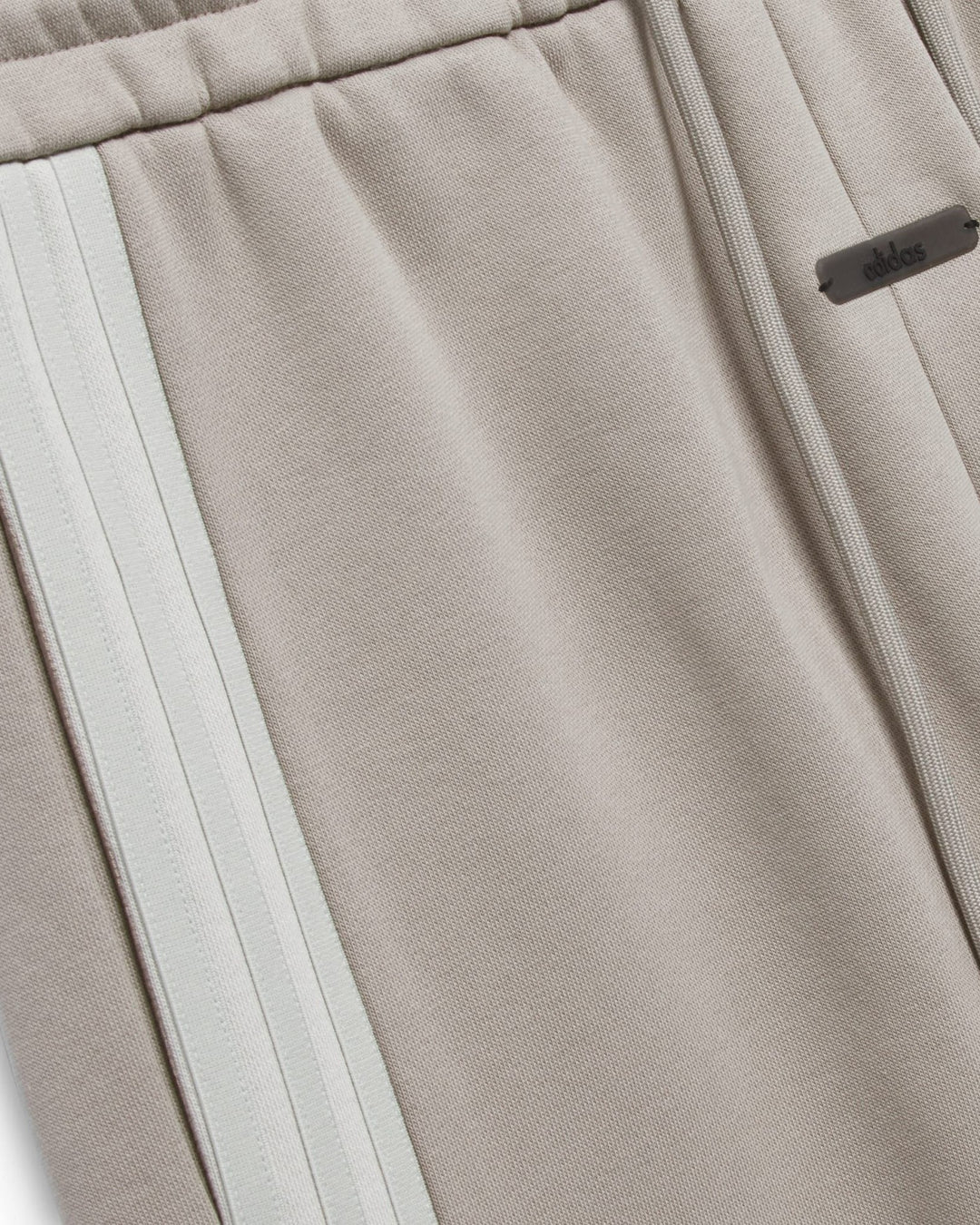 ADIDAS MEN'S ATHLETICS HIGH PANT X FEAR OF GOD ATHLETICS PUTTY BEIGE - מכנס טרנינג אדידס פיר אוף גוד היי פנט בז׳ לגברים - תמונה 3