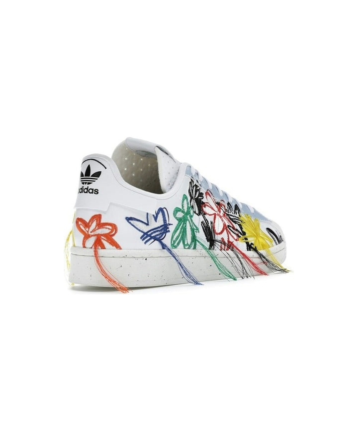 ADIDAS MEN'S SUPERSTAR X SEAN WOTHERSPOON SUPEREARTH WHITE - סניקרס אדידס סופרסטאר שון וות׳רספון לבן ושמנת לגברים - תמונה 4