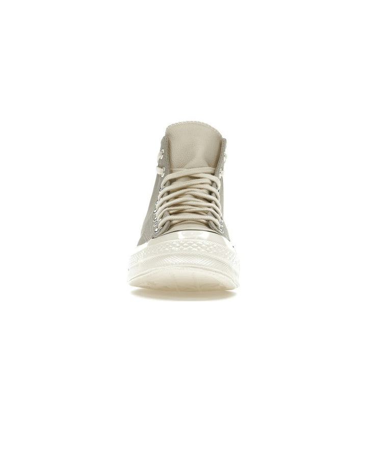 CONVERSE UNISEX CHUCK 70 HI X FEAR OF GOD ESSENTIALS STRING - סניקרס קונברס צ׳אק 70 פיר אוף גוד אסנשלס בז׳ יוניסקס - תמונה 5