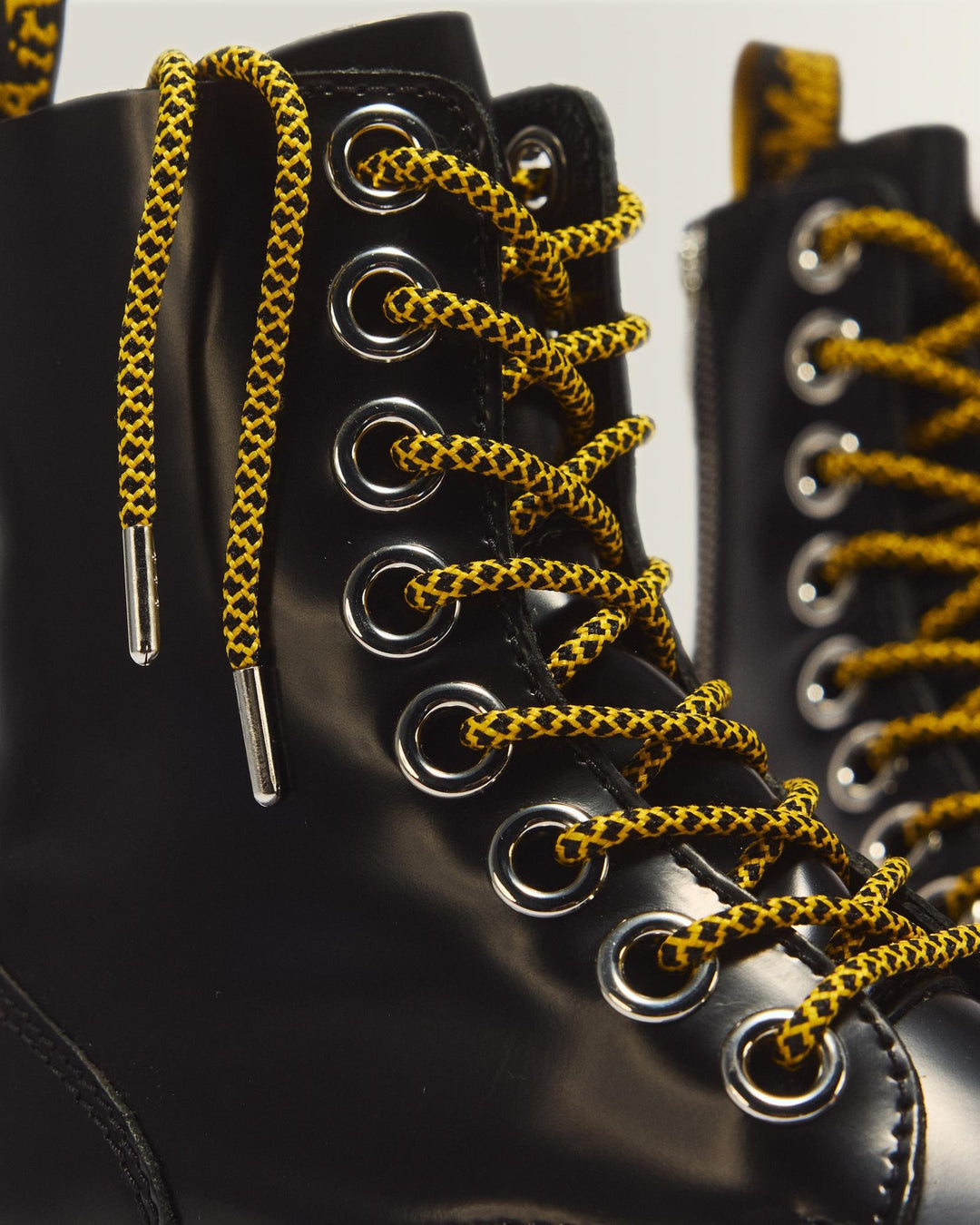 DR. MARTENS JADON MAX BLACK