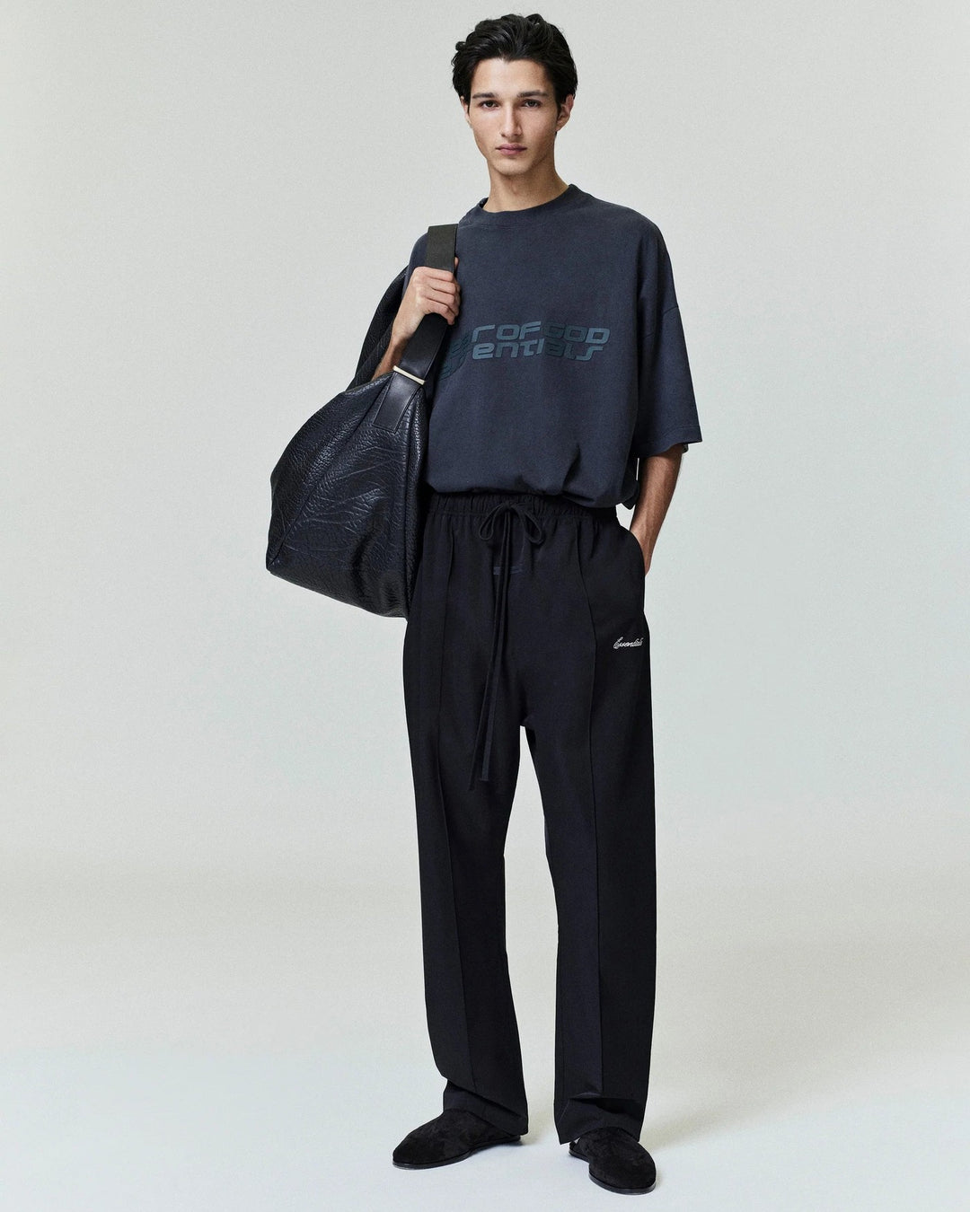 ESSENTIALS MEN'S 90S SHORT SLEEVE TEE VINTAGE BLACK חולצת טי אסנשלס 90S שחור וינטג׳ לגברים - תמונה 5