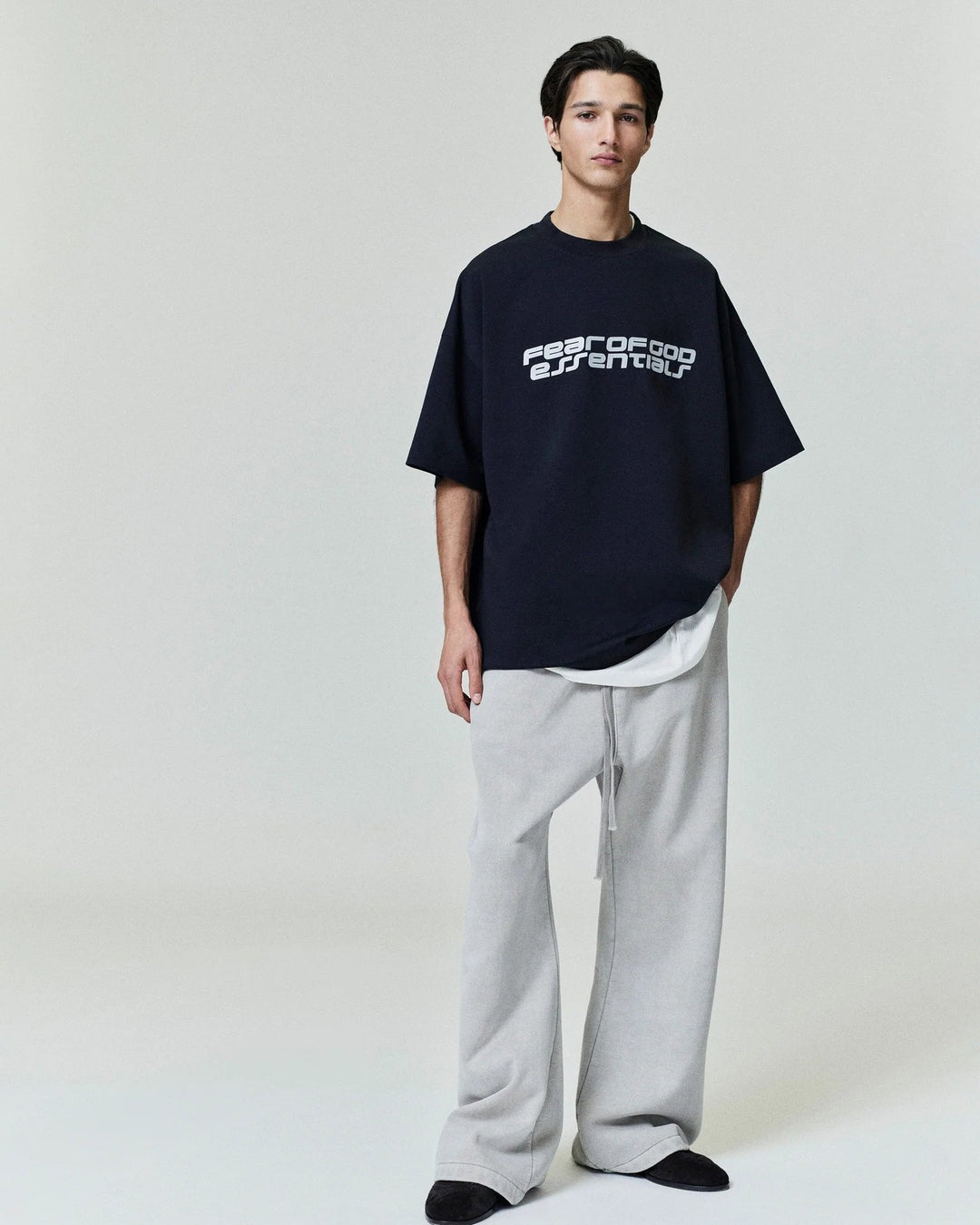 ESSENTIALS MEN'S PONTE 90S SHORT SLEEVE TEE VINTAGE BLACK חולצת טי אסנשלס פונטה 90S שחור וינטג׳ לגברים - תמונה 4