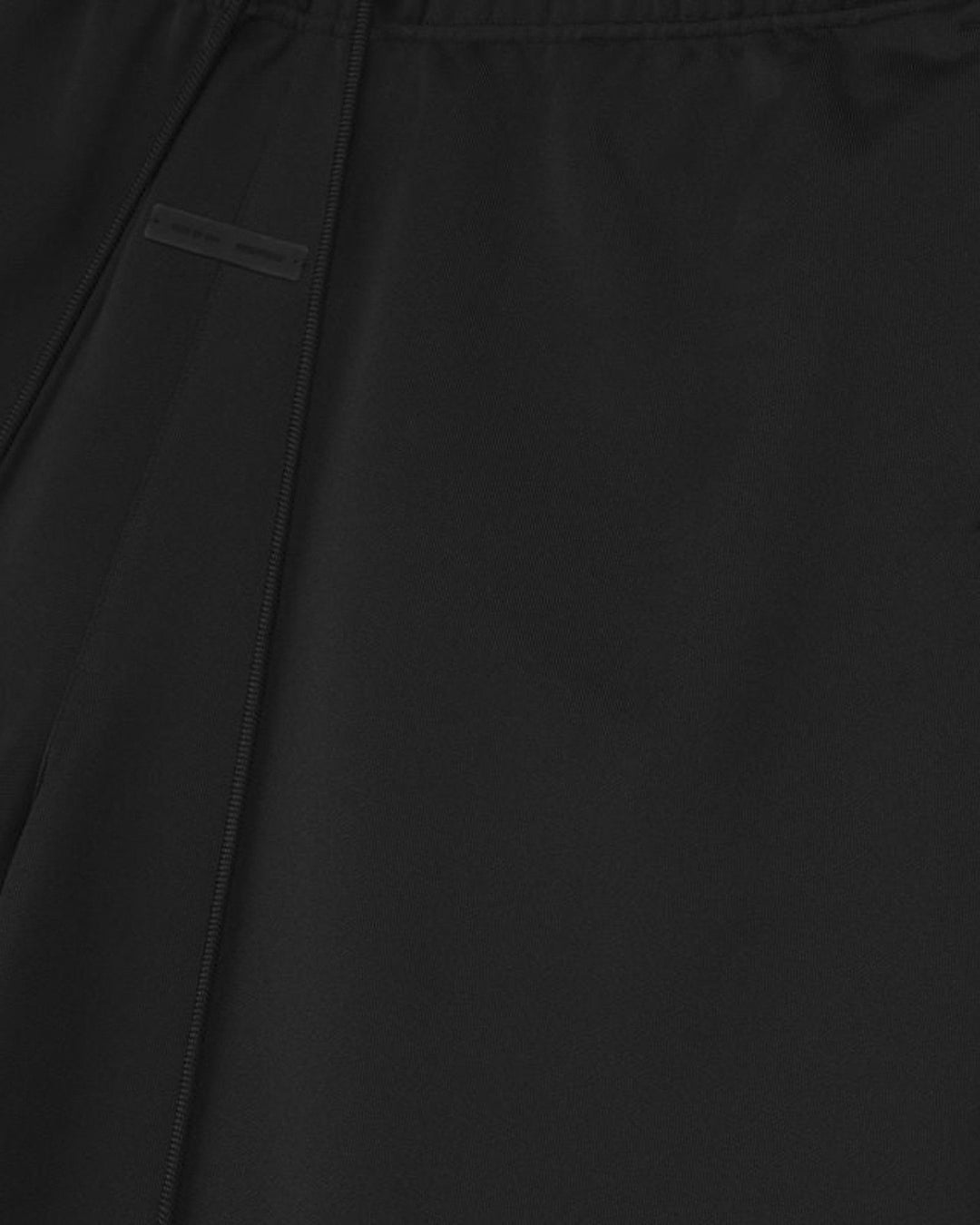 ESSENTIALS MEN'S SATIN FLEECE RELAXED SWEATSHORT VINTAGE BLACK מכנס קצר אסנשלס סאטן פליס רחב שחור וינטג׳ לגברים - תמונה 3