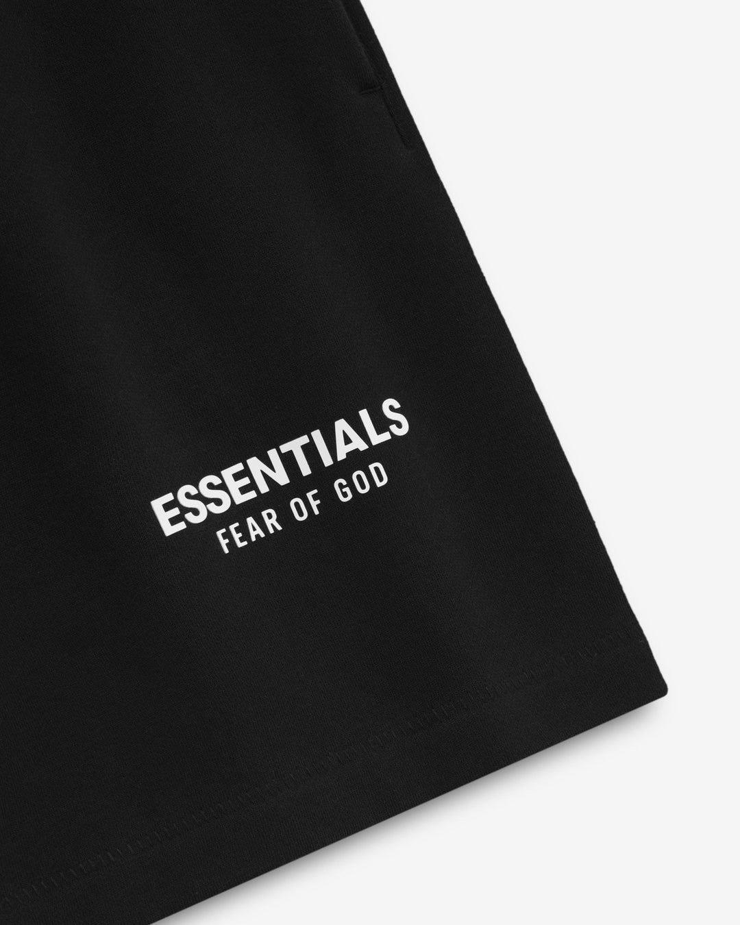 ESSENTIALS MEN'S SOCCER FLEECE SHORTS JET BLACK מכנס קצר אסנשלס סוקר פליס שחור לגברים - תמונה 3