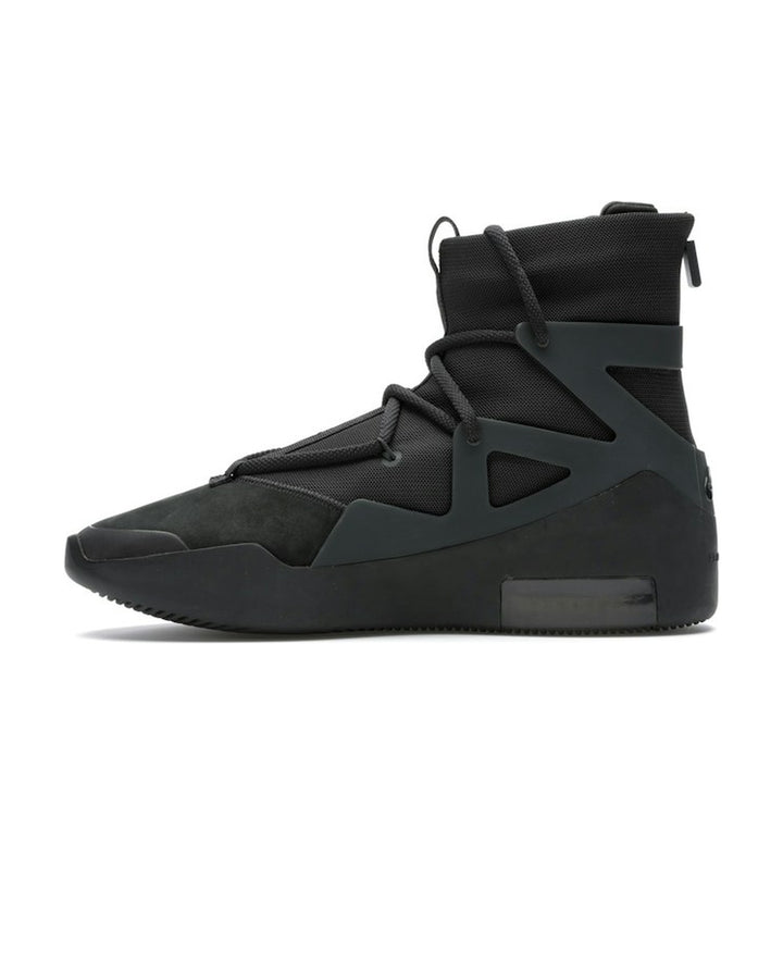 NIKE MEN'S AIR FEAR OF GOD 1 TRIPLE BLACK - סניקרס נייקי אייר פיר אוף גוד 1 שחור לגברים - תמונה 2