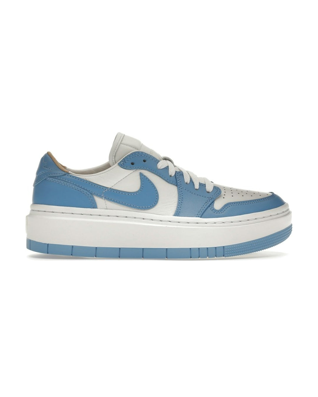 NIKE WOMEN'S AIR JORDAN 1 ELEVATE LOW SE UNIVERSITY BLUE - סניקרס נייקי אייר ג׳ורדן 1 אלבייט לואו לבן ותכלת לנשים - תמונה 1