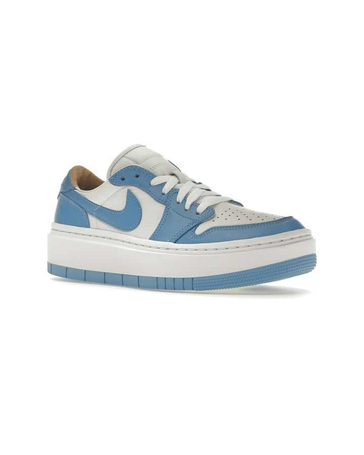 NIKE WOMEN'S AIR JORDAN 1 ELEVATE LOW SE UNIVERSITY BLUE - סניקרס נייקי אייר ג׳ורדן 1 אלבייט לואו לבן ותכלת לנשים - תמונה 3