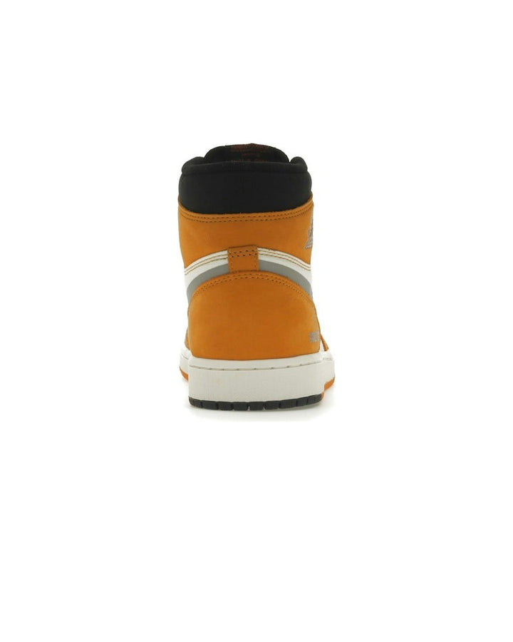 NIKE MEN'S AIR JORDAN 1 HIGH ELEMENT GORE-TEX LIGHT CURRY - סניקרס נייקי אייר ג׳ורדן 1 היי אלמנט גור-טקס חרדל ובורדו לגברים - תמונה 6