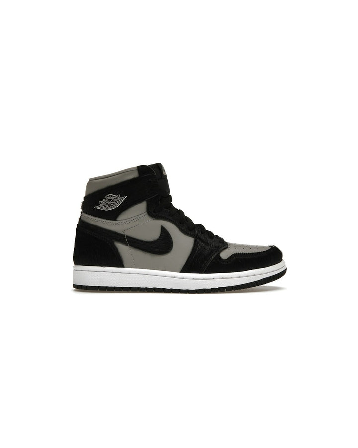 NIKE KIDS' AIR JORDAN 1 HIGH OG PS TWIST 2.0 - סניקרס ילדים נייקי אייר ג׳ורדן 1 היי טוויסט אפור ושחור - תמונה 1