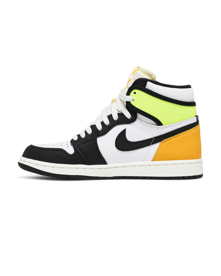 NIKE MEN'S AIR JORDAN 1 HIGH OG VOLT UNIVERSITY GOLD - תמונה 2
