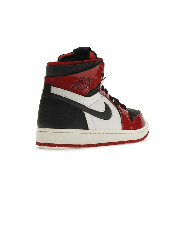 NIKE WOMEN'S AIR JORDAN 1 HIGH ZOOM AIR CMFT PATENT CHICAGO - סניקרס נייקי אייר ג׳ורדן 1 היי זום לקה אדום לבן ושחור לנשים - תמונה 4