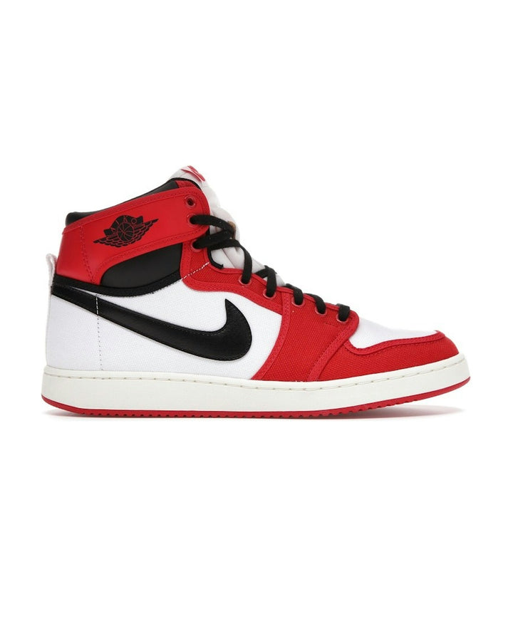 NIKE MEN'S AIR JORDAN 1 KO CHICAGO - סניקרס נייקי אייר ג׳ורדן 1 KO לבן אדום ושחור לגברים - תמונה 1