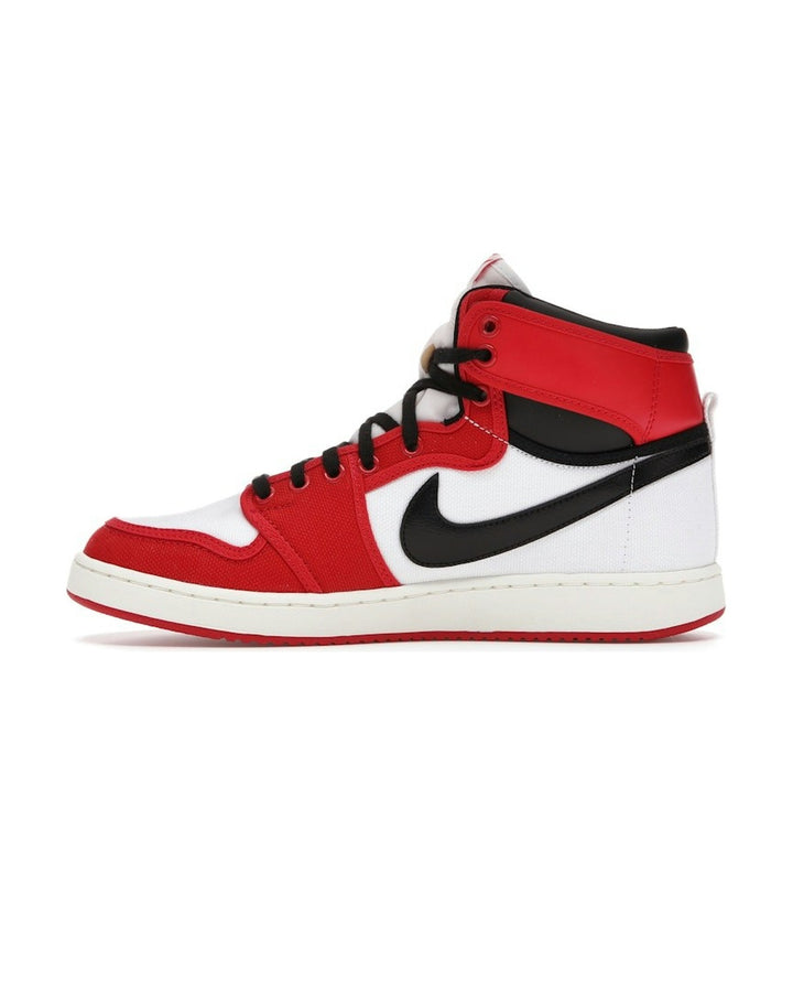 NIKE MEN'S AIR JORDAN 1 KO CHICAGO - סניקרס נייקי אייר ג׳ורדן 1 KO לבן אדום ושחור לגברים - תמונה 2