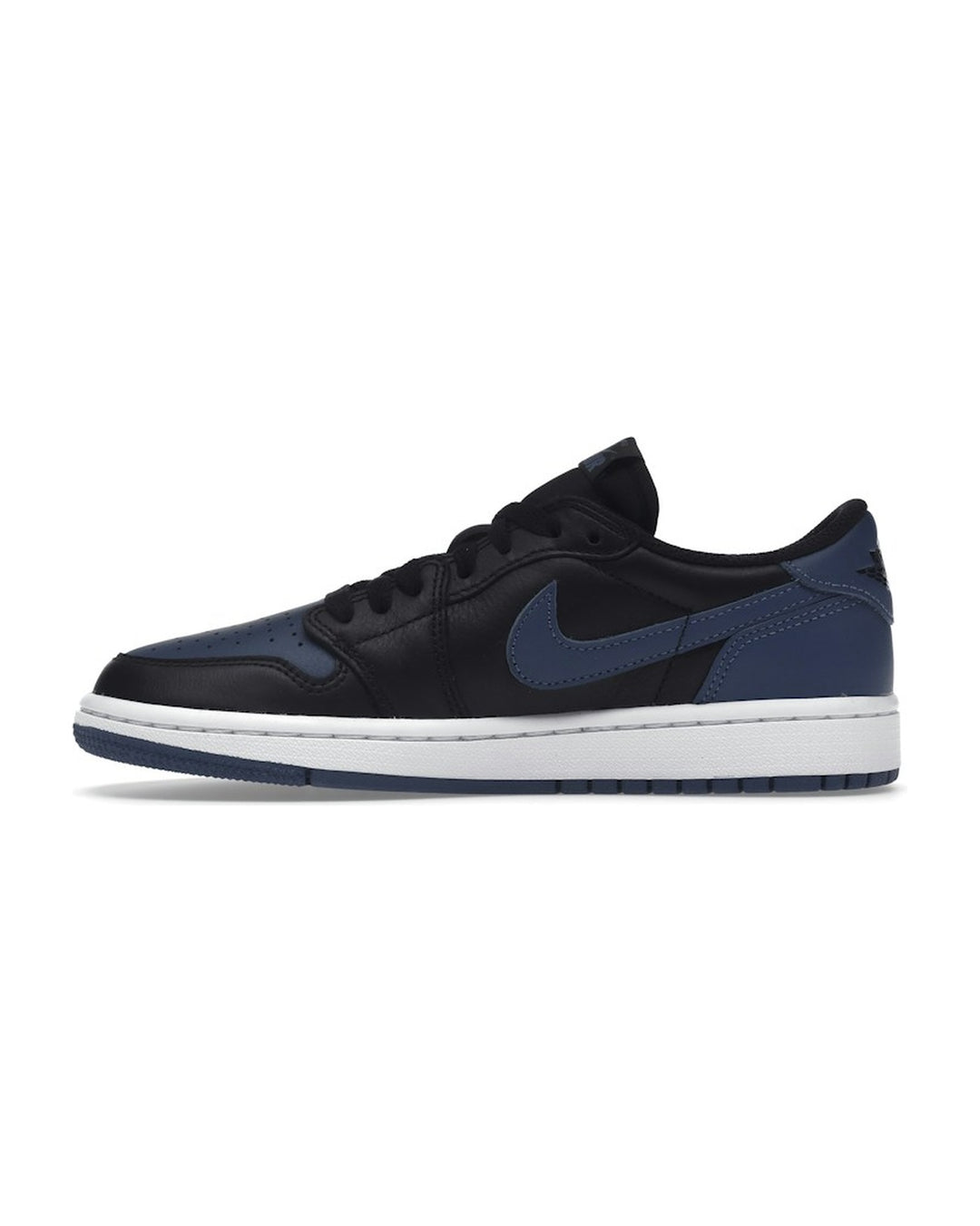 NIKE WOMEN'S AIR JORDAN 1 LOW OG MYSTIC NAVY - סניקרס נייקי אייר ג׳ורדן 1 לואו שחור וכחול כהה לנשים - תמונה 2