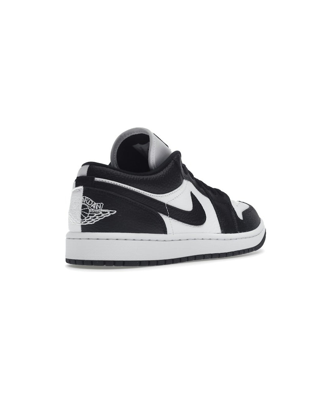 NIKE WOMEN'S AIR JORDAN 1 LOW SE HOMAGE WHITE BLACK סניקרס נייקי אייר ג׳ורדן 1 לואו לבן ושחור לנשים