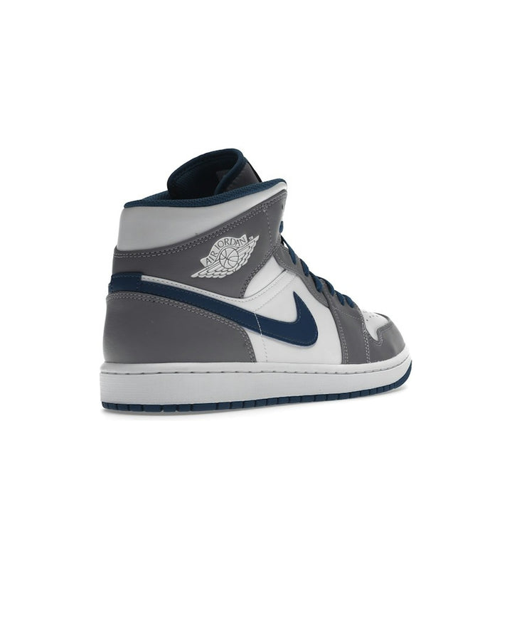 NIKE MEN'S AIR JORDAN 1 MID CEMENT GREY TRUE BLUE סניקרס נייקי אייר ג׳ורדן 1 מיד אפור לבן וכחול לגברים
