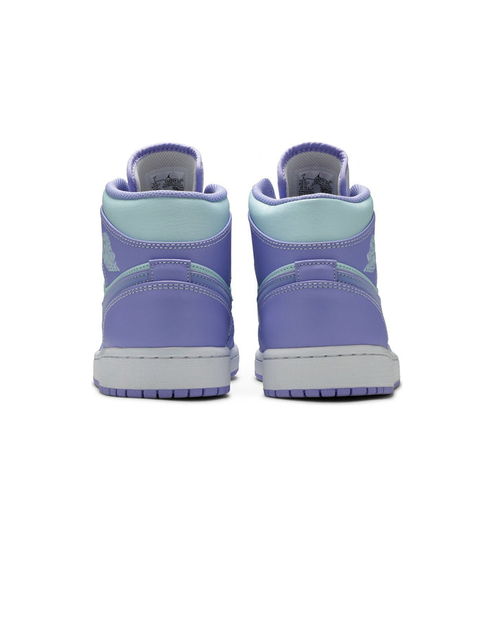 NIKE MEN'S AIR JORDAN 1 MID PURPLE PULSE סניקרס נייקי אייר ג׳ורדן 1 מיד סגול ותכלת לגברים