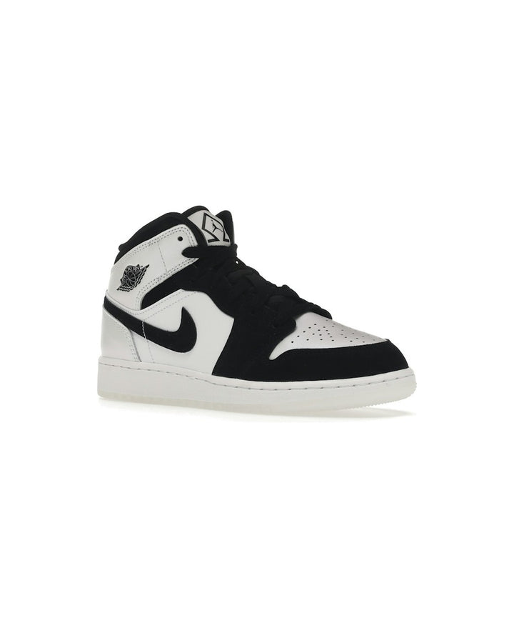 NIKE KIDS' AIR JORDAN 1 MID SE GS DIAMOND SHORTS - סניקרס נוער נייקי אייר ג׳ורדן 1 מיד דיימונד לבן ושחור צבעוני - מידות נוער 35.5-40 - תמונה 3
